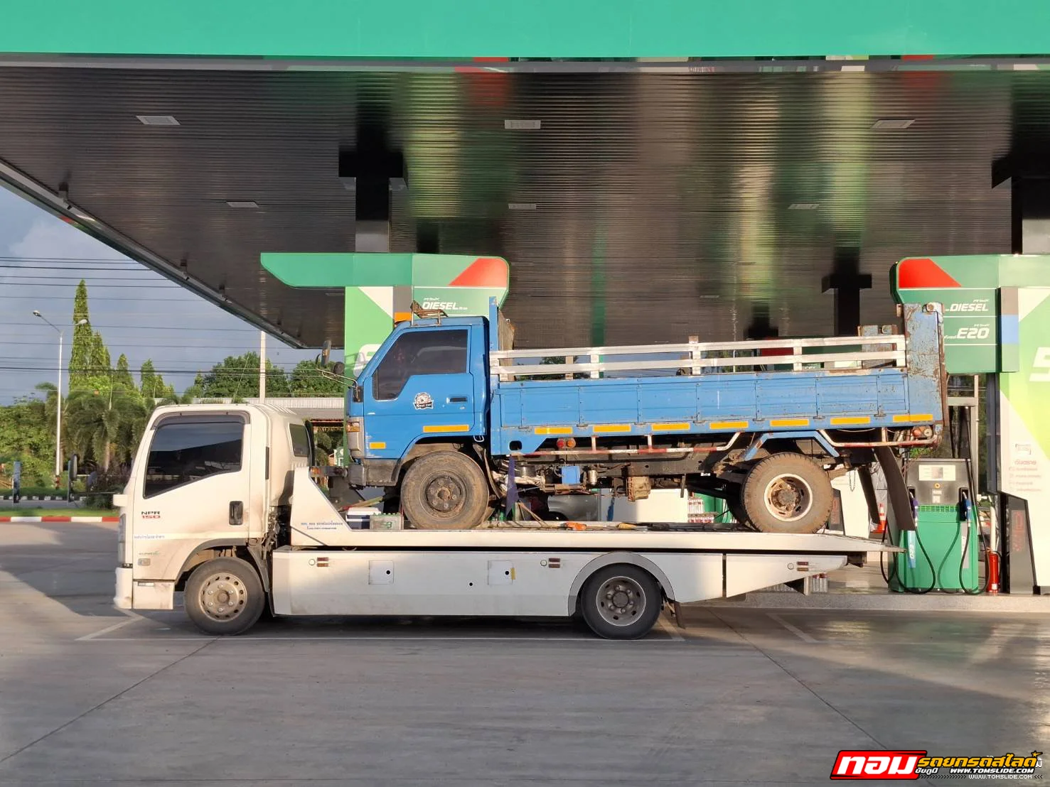 หกล้อโตโยต้า อ.ด่านขุนทด ➤ อ.คอนสวรรค์ จ.ชัยภูมิ
