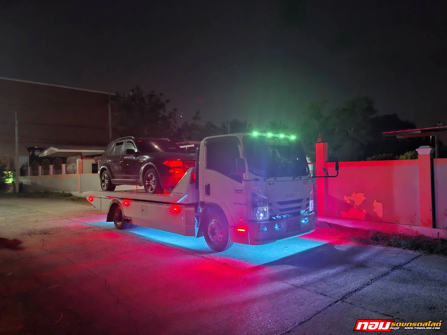 SUV BMW สี่แยกหนองบัวโคก ➤ จ.ลพบุรี