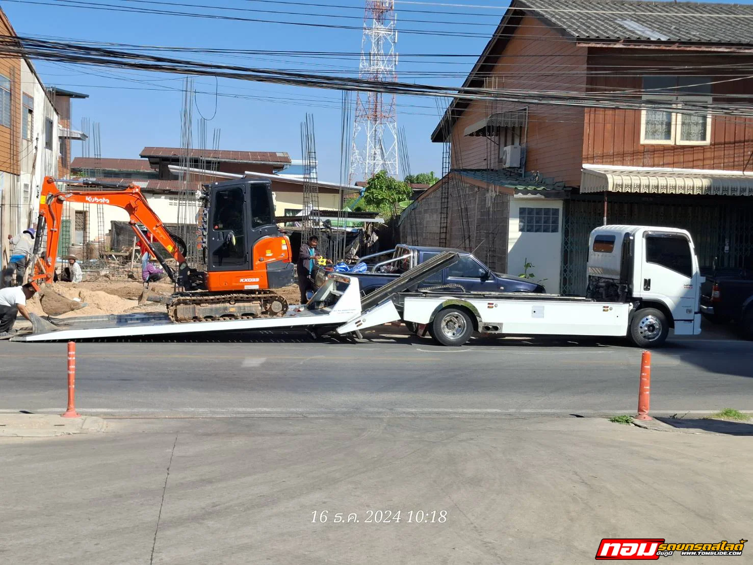 รถแบคโฮเล็ก ในเมือง ➤ แยกโรงต้ม