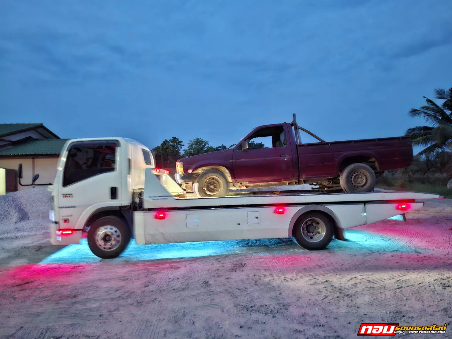 NISSAN BIG-M อ.เนินสง่า ➤ อ.แวงน้อย